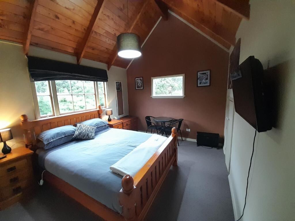 Suite with Mountain View at Georges BnB Nature and Lifestyle Retreat