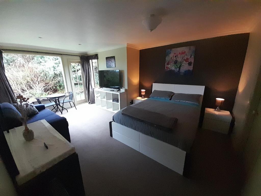 Suite with Sea View at Georges BnB Nature and Lifestyle Retreat
